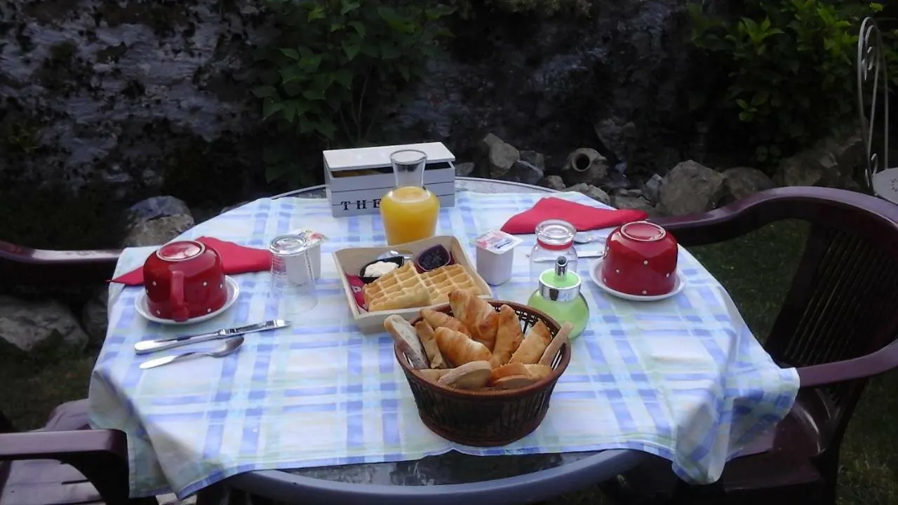 Couette-café Bed and breakfast Le Relais De Rochepaule France