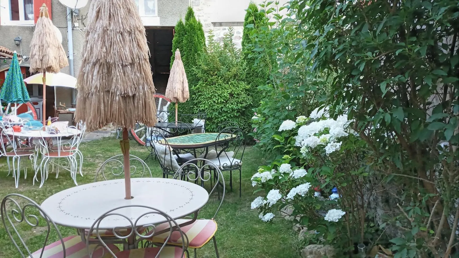 Le Relais De Rochepaule Bed and Breakfast 0*,