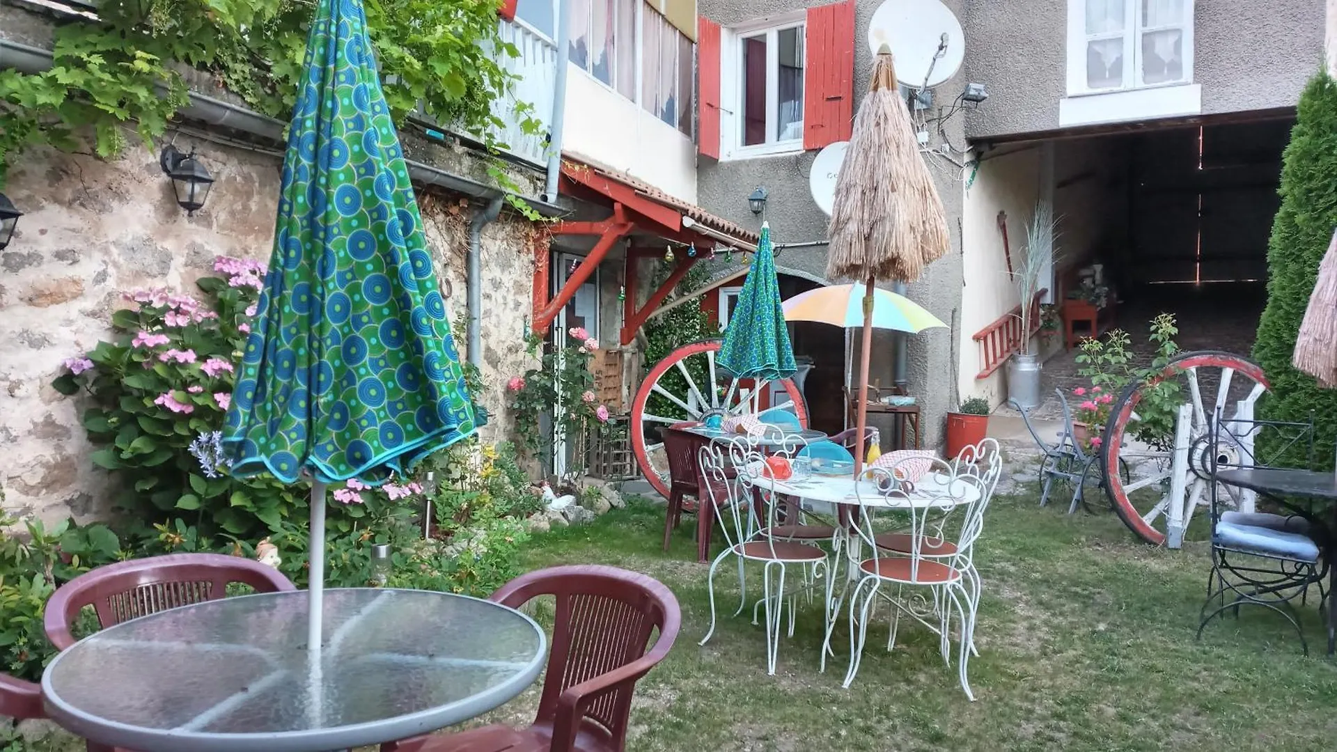 Le Relais De Rochepaule Bed & Breakfast