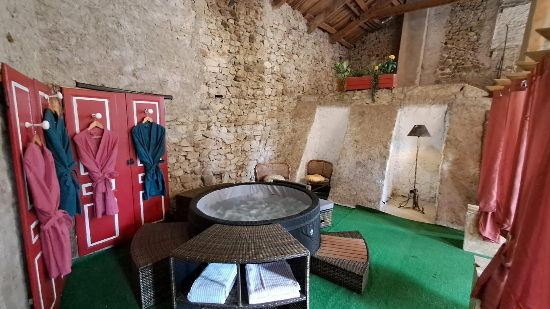Le Relais De Rochepaule Bed and Breakfast Bed & Breakfast