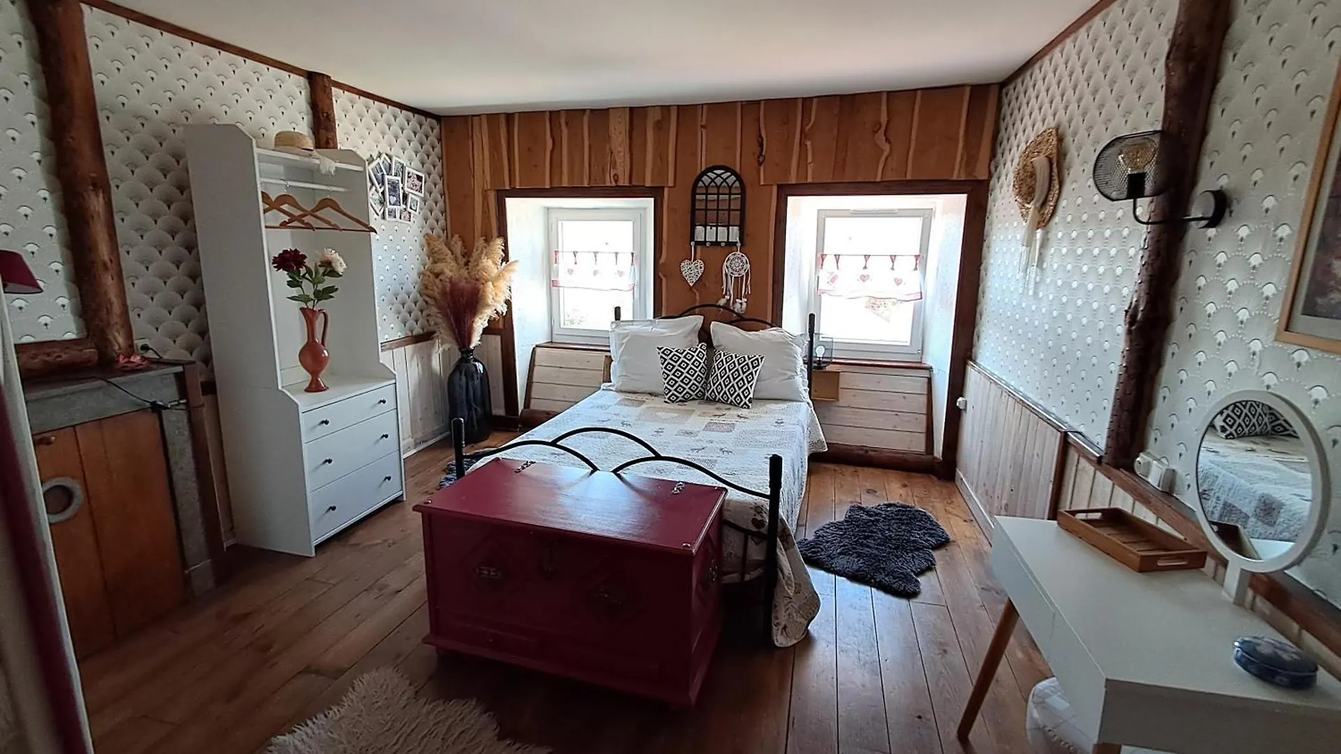 Le Relais De Rochepaule Bed & Breakfast 0*,  France